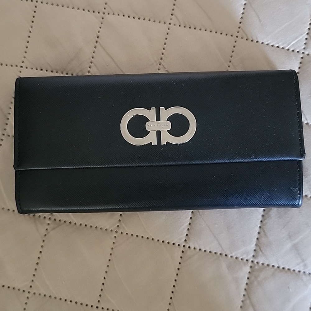 Salvatore ferragamo wallet